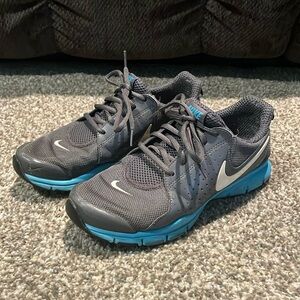 Nike gym shoe 7.5 women’s
